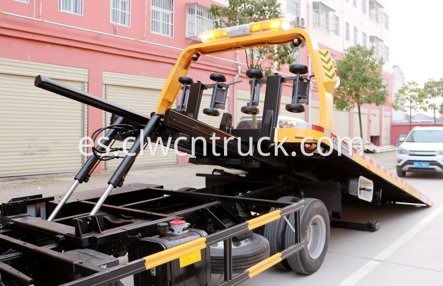 ISUZU road wrecker details 3